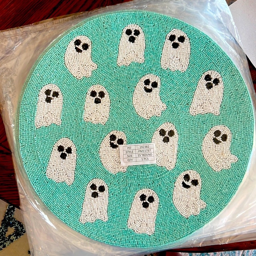 7 Halloween beaded Friendly Ghost 15” Round Placemats / Chargers indiv wrapped